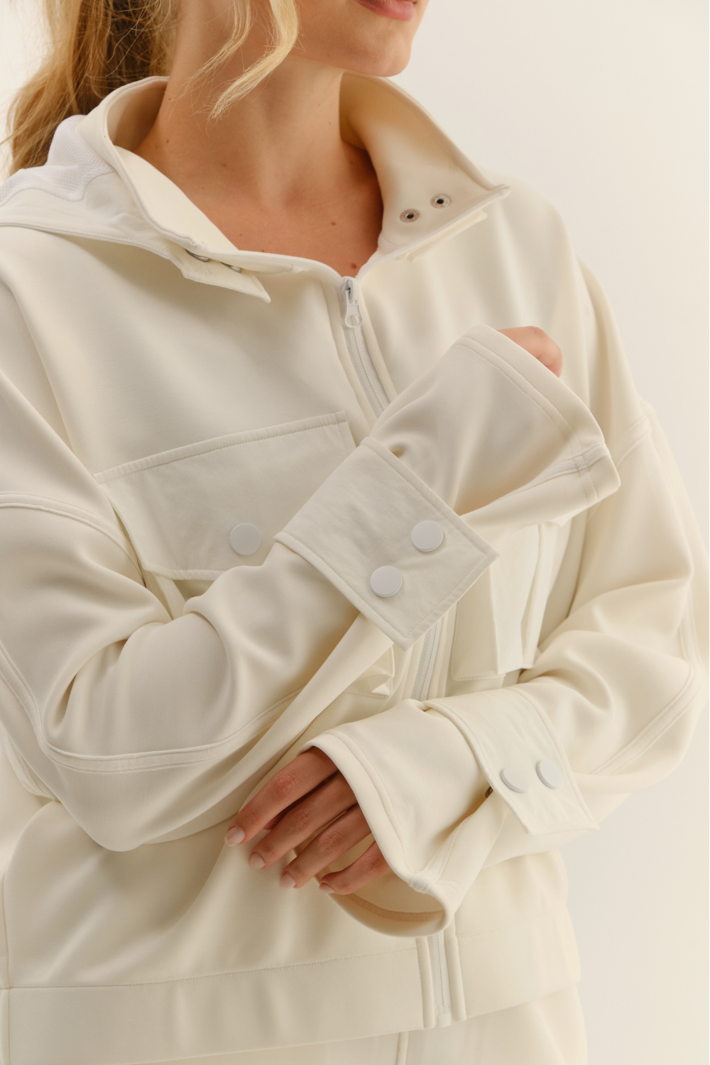 OFF WHITE