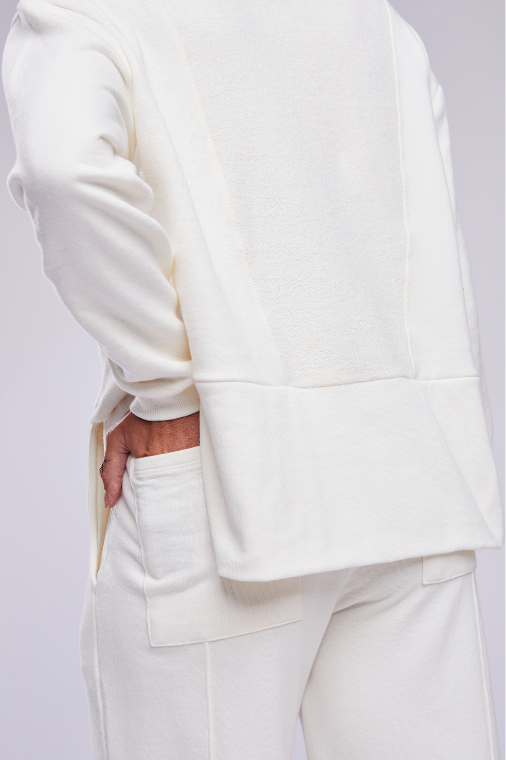 OFF WHITE