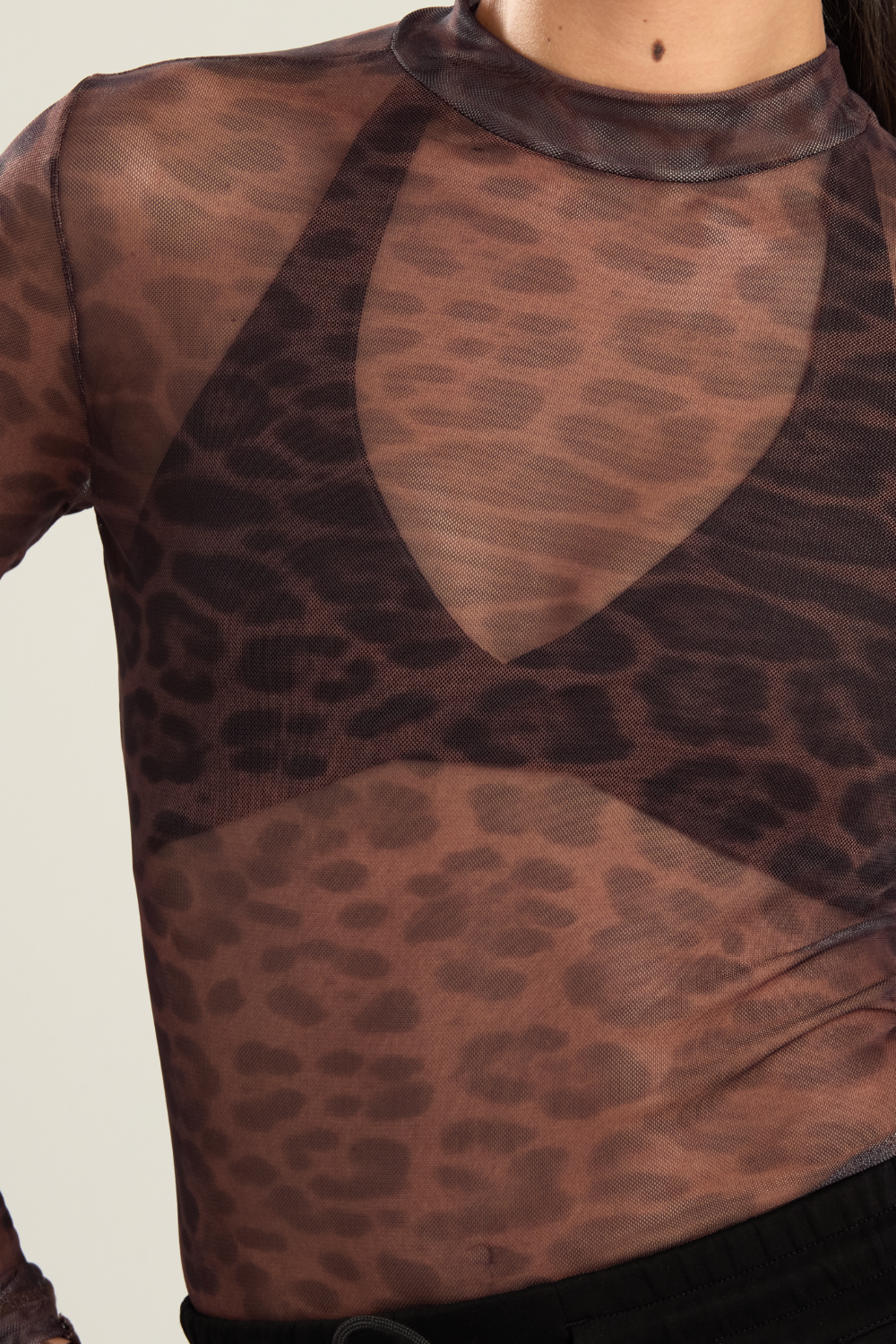 BLUSA MANGA LONGA EM TULE ANIMAL PRINT CHOCOLATE