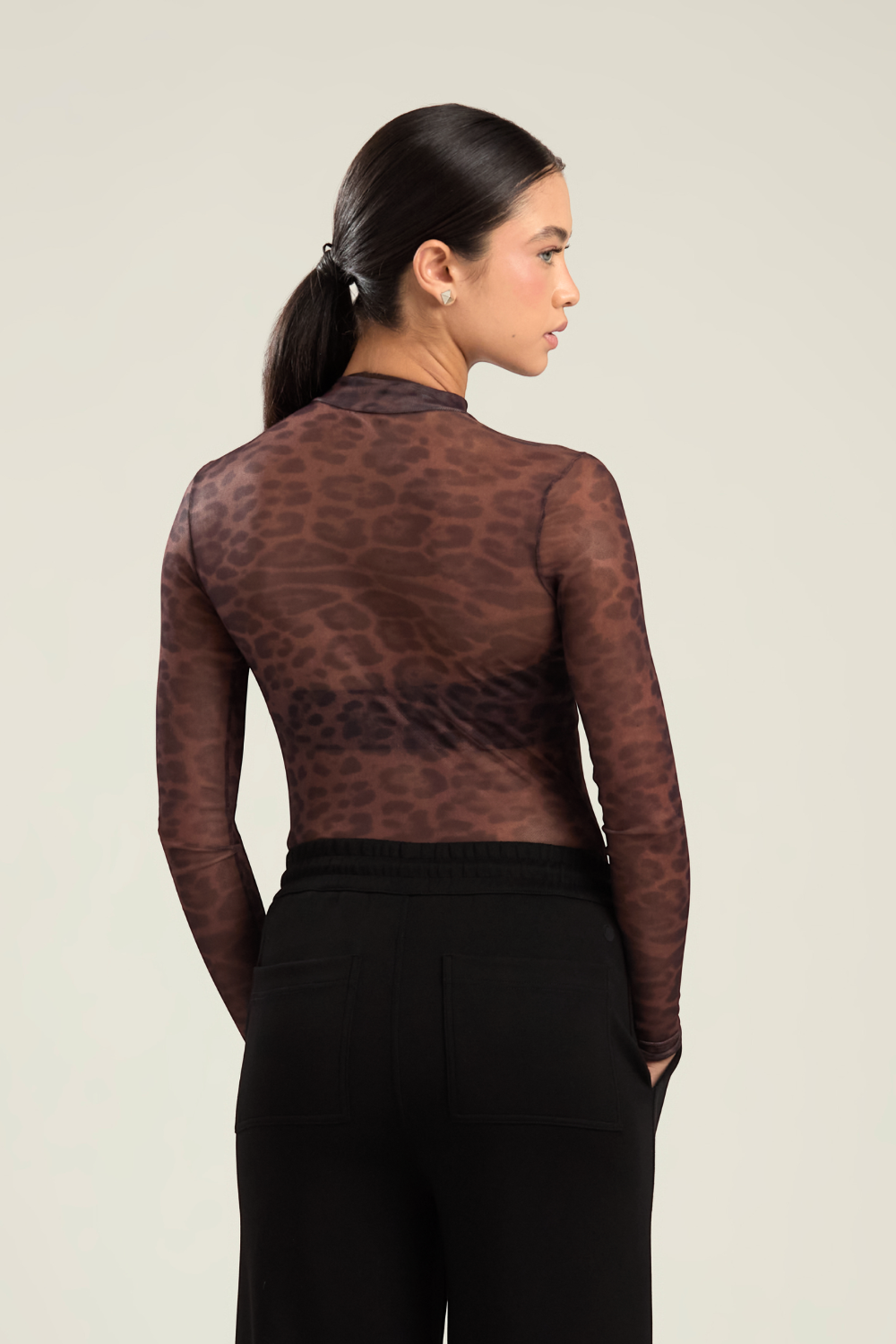 BLUSA MANGA LONGA EM TULE ANIMAL PRINT CHOCOLATE