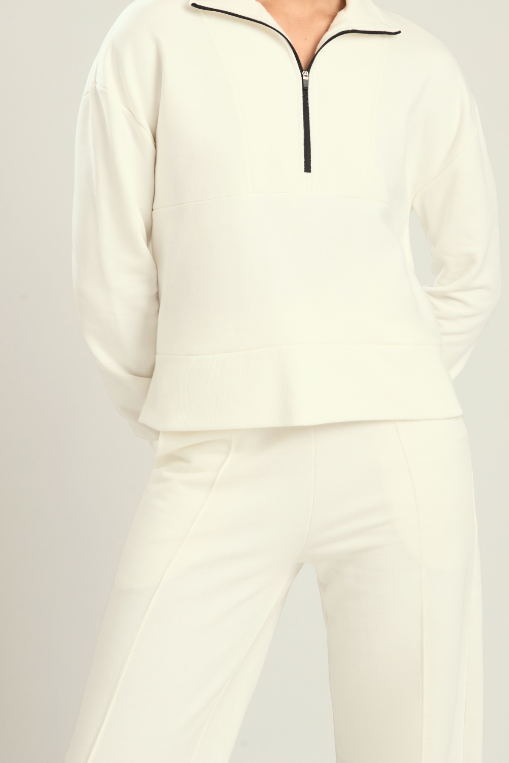 CALÇA MOLETOM WIDE BALANCE OFF WHITE